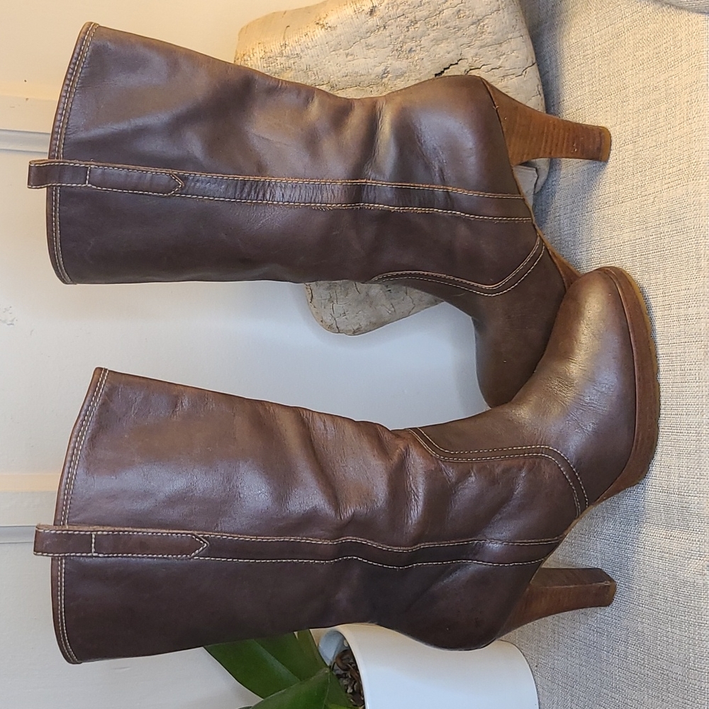 Brazilian leather boots 8